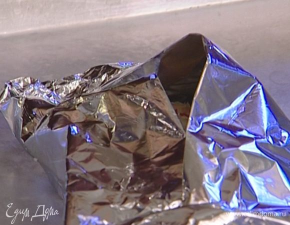 Из двойного слоя фольги сделать несколько карманов.