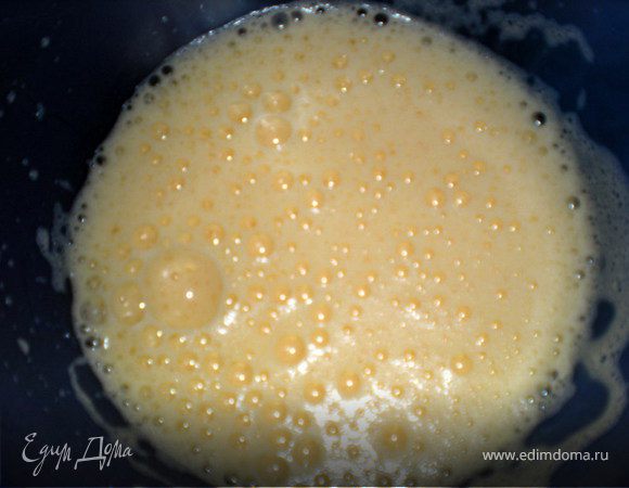 Яйца взбить.