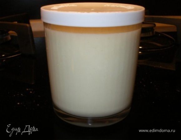 Горячим разлить в баночки и поставить в холодильник.
