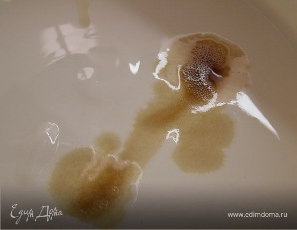 Добавляем лимонный сок и ваниль. Взбиваем ещё 5 минут