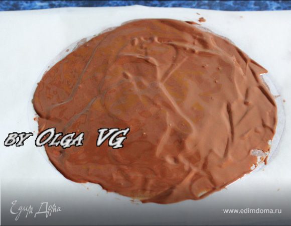 Теперь берем разделочную доску, аккуратно складываем диски друг на друга (именно друг на друга и что бы совпадали по контуру)...