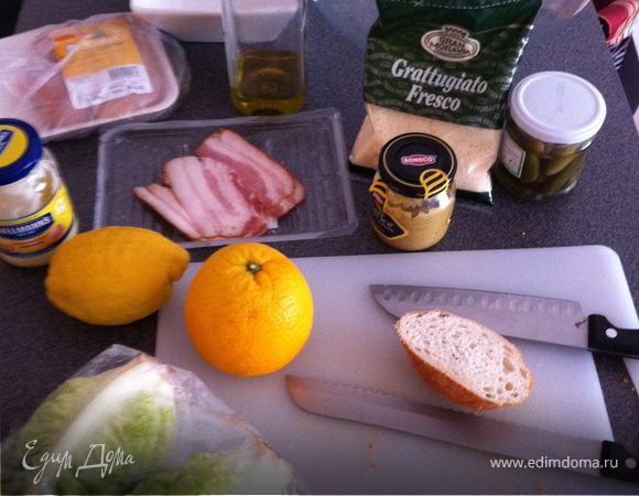 многие меня осудят за неправильность приготовления, но для меня этот вкус стал идеальным. для меня цезарь - это не оливье, в которое можно добавить, что угодно!
итак, начнем!