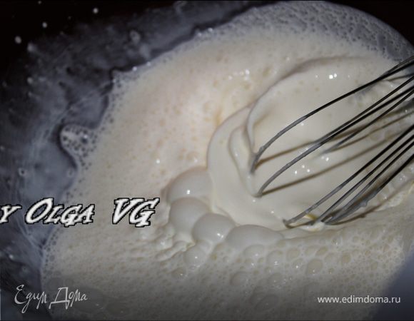 Сливочный крем с маскарпоне: 
Для этого взбиваем 335 г сливок.