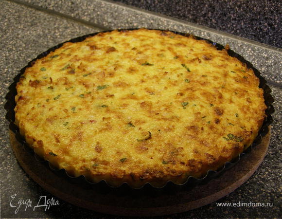 Выпекаем пирог 30 минут до золотистой корочки.