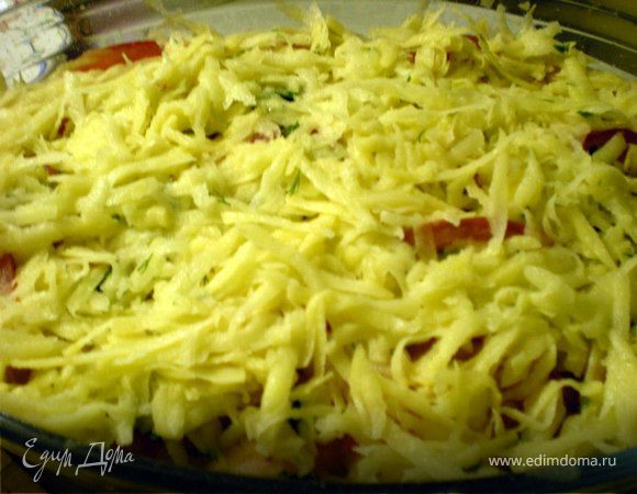 На помидоры выложила слой картошки.