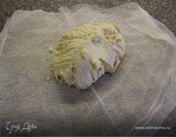 Переложить на марлю.