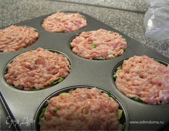 …третим слоем опять идёт фарш.