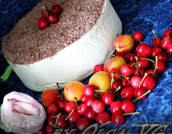 Красавец и вкусненький тортик)
Приятного всем аппетита!!!)