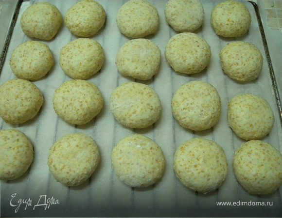 Выложить на противень и дать подойти минут 40