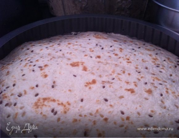 обжарить нужно, пока сыр не начнет выливаться, на среднем огне.
перевернуть очень легко благодаря формочке для печки коржиков, просто приложите ее сверху и переверните сковородку и блинчик будет у вас в руке)
