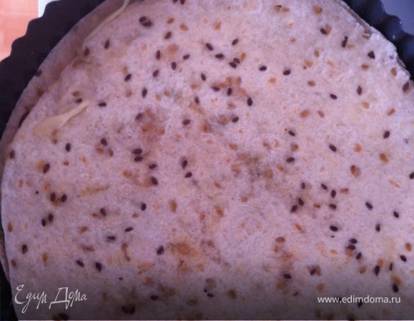 если ваши блинчики стали совсем хрустящими и начали пригорать, тогда отправляете все в духовку на 1 минуту и при максимальной температуре
и сыр точно расплавиться!