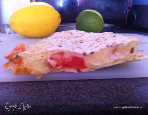 вот как он должен выглядеть, сыр дне должен выступать за пределы блинчика