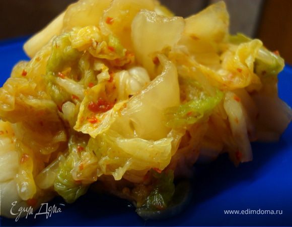 После того, как кимчи будет готова, желательно, чтобы она постояла в холодильнике 2–3 дня, тогда она пропитывается пастой и становится еще вкусней и насыщенней! 