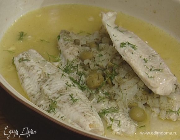 Укроп мелко порубить и посыпать готовую рыбу.