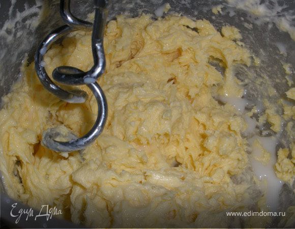 Сливаем остаток пахты. 