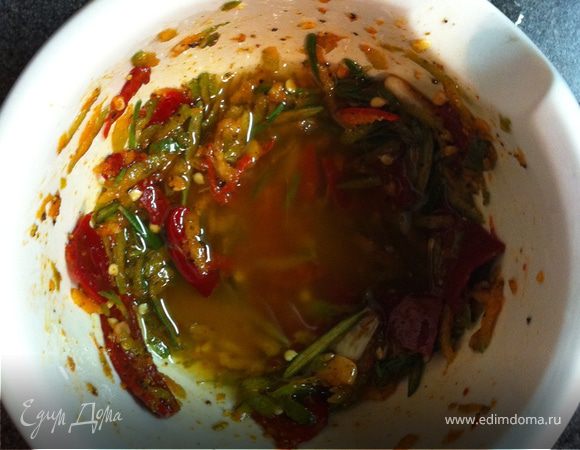 в ступу добавьте 5-6 ложек масла и перемешайте