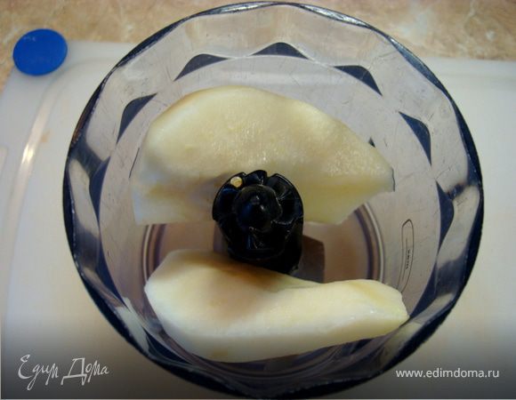 Приготовим маринад: Грушу очистить от кожуры и семечек и блендером или на терке превратить в пюре…