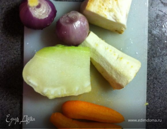 почистите овощи и сразу решите какие попадут в тарелку, а какие останутся за бортом:)
например, из фенхеля я взял только ароматы.