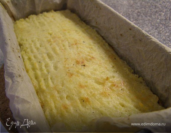 Поставить в разогретую до 180 градусов духовку на 30 минут. Выпекать до золотистой корочки.