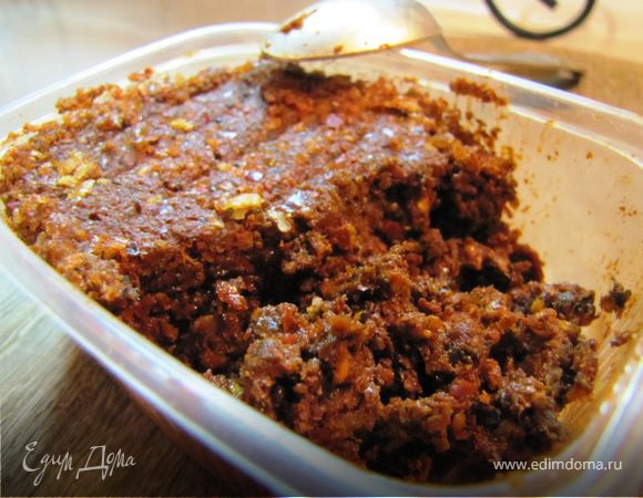 Отдельным шагом добавляю фото моей настоящей грузинской чудо-аджики. Так выглядит красная, бывает и зеленая, из зеленого острого перца. 