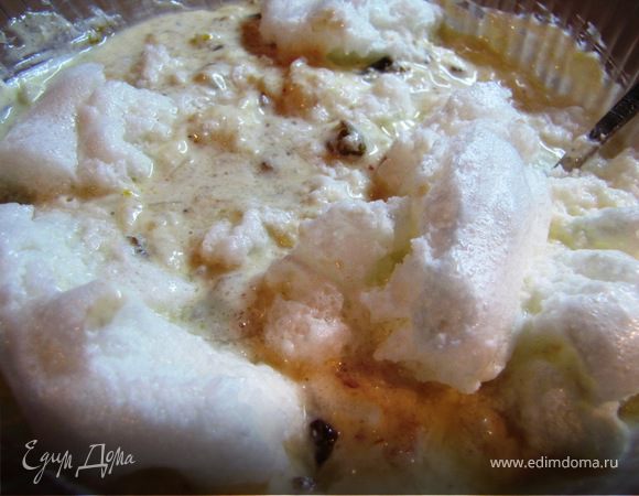 Осторожно вводим бзбитые белки и цукаты

