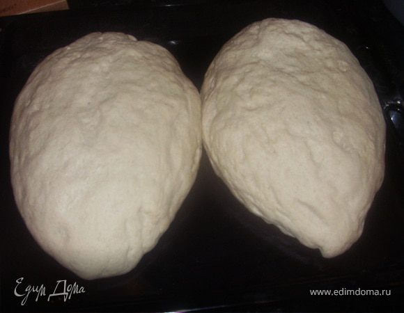 Когда подойдут,аккуратно сделать острым ножом по верхушке надрезы произвольной формы.