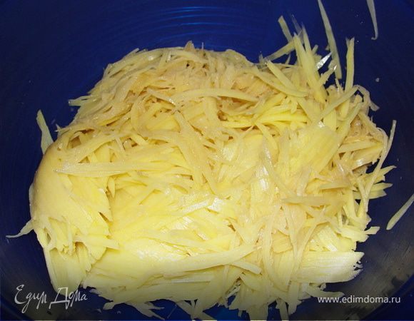 Выкладываем в глубокую посуду, даем воде стечь.