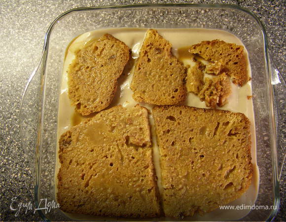 На кофейный крем кладём 2 слой кулича.