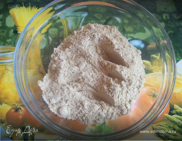 Положите в миску горчичный порошок...