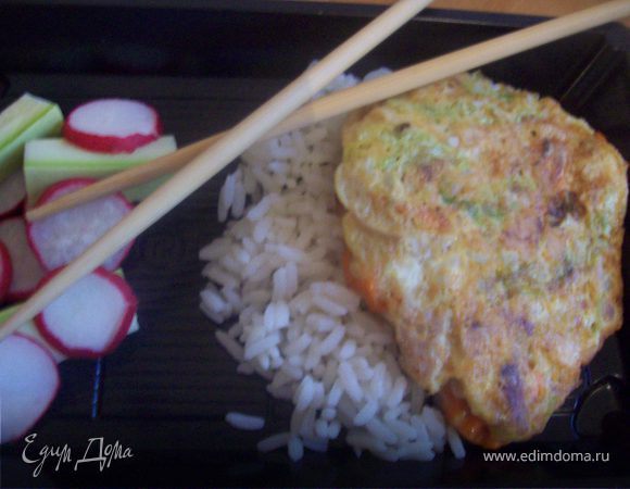 Хорошо подать с рисом и  салатом из свежей редиски, кабачка и соевого соуса..) 