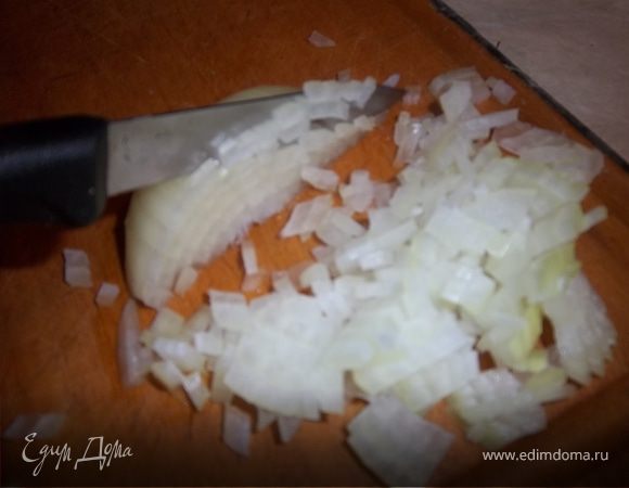 Нарезаем лук