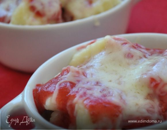 Поставить в разогретую духовку на несколько минут, пока не расплавится сыр.
Смачного!