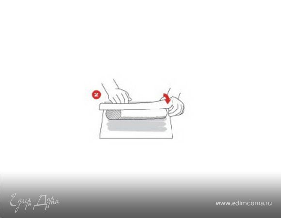 Сдобрить филе солью и подрумянить на сковородке со всех сторон до золотисто-коричневого цвета. Смешать натертую цедру апельсина с маслом, добавить по щепотке кайенского перца, семян тмина, корицы и соли с перцем по вкусу. 