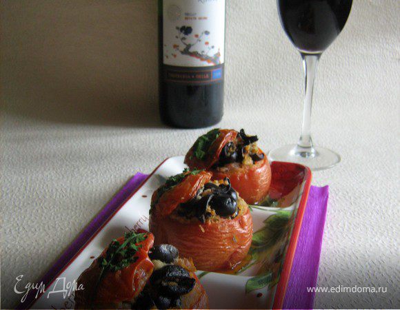 Подавать закуску горячей,украсив веточкой зелени