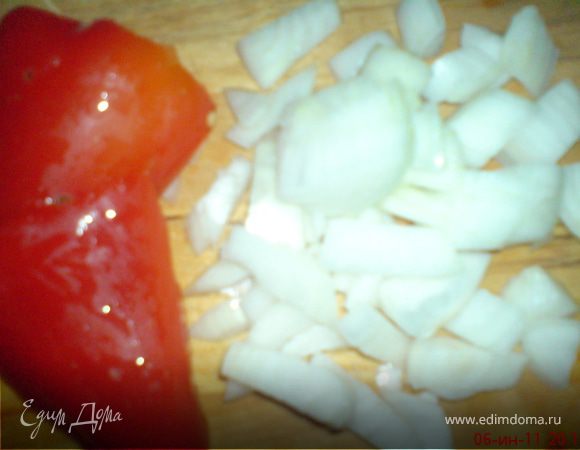 лук и болгарский перец ,укроп нарезать и измельчить в блендере