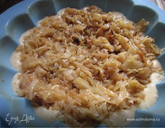 сверху по всей поверхности раскладываем начинку, 