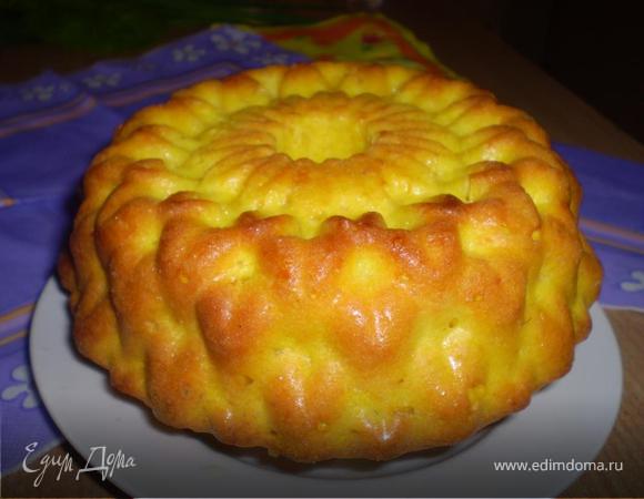 Теперь, тепленький кекс достаем из формы и поливаем лимонной пропиткой (растворите с лимонном соке 1 ч л сахара). Все!!! приятного аппетита!!!