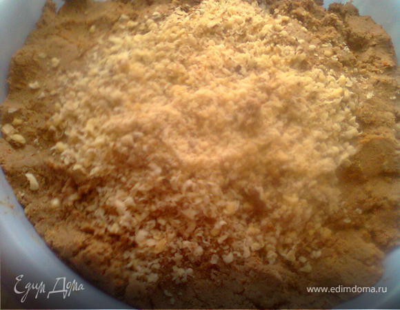 когда продукты будут готовы пропускаем через мясорубку,немного печени затем лук,морковь,орехи,потом повторяйте,ето для того чтобы хорошо перемешивалось.