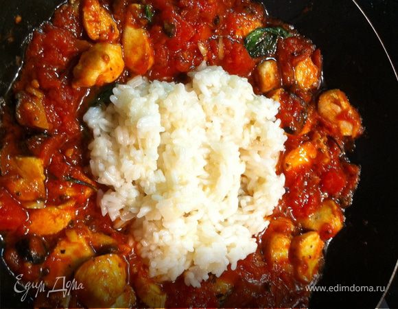 смешиваем соус и ризотто,
и снимаем с плиты