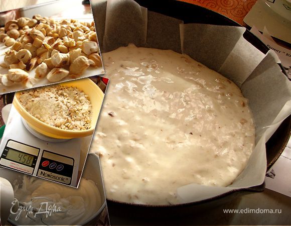 Белки взбиваем в пышную пену, добавляем 50г сахара и 1 пакетик ванильного сахара, взбиваем еще раз 
хорошенько. И добавляем туда смесь орехов, при этом аккуратно перемешаваем.
