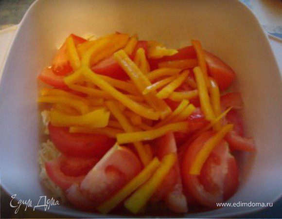 Затем соломкой порезать болгарский перец