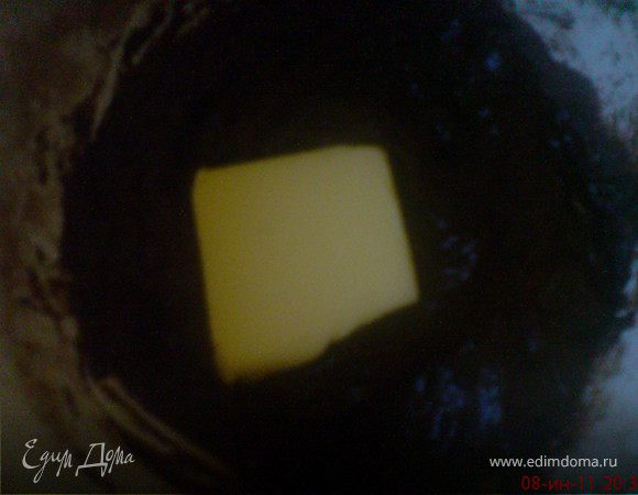 добавить масло и варить ещё минуту,две...