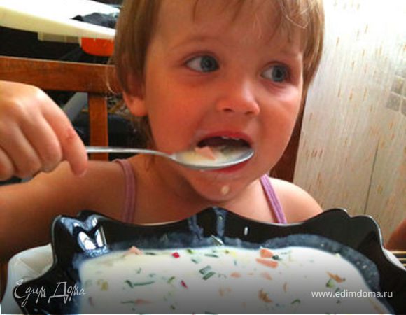 Потом усаживаемся как надо за стол и с большим аппетитом рубаем,  а мама быстренько просматривает рецепты на ЕД :)))