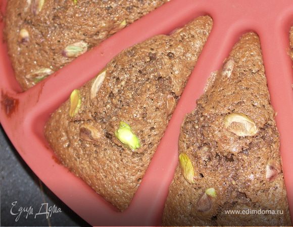 Выпекаем около 30мин(более точное время зависит от размера формочек)