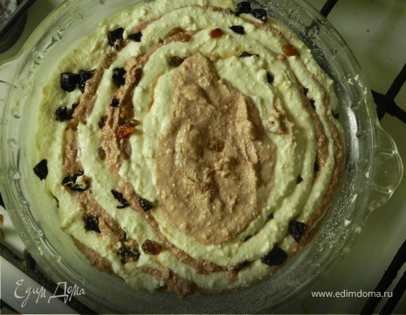 Ставим в разогретую до 180С выпекаем до золотистого цвета минут 30-40.