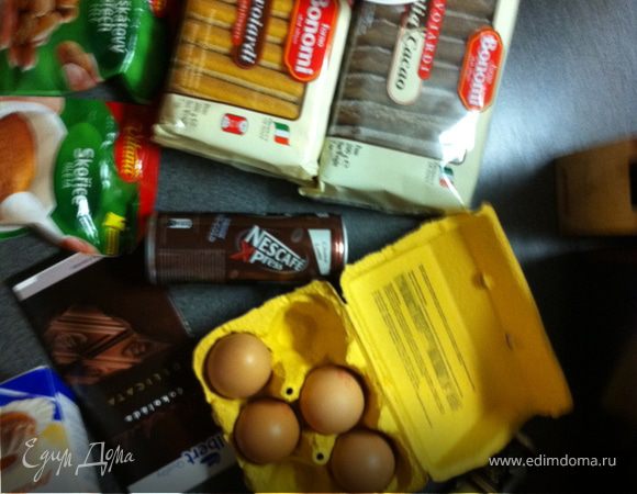 тирамису это итальянский десерт, но он стал таким традиционным десертом для  ресторанов, что его подают не только в итальянских ресторанах, но и во многих других!