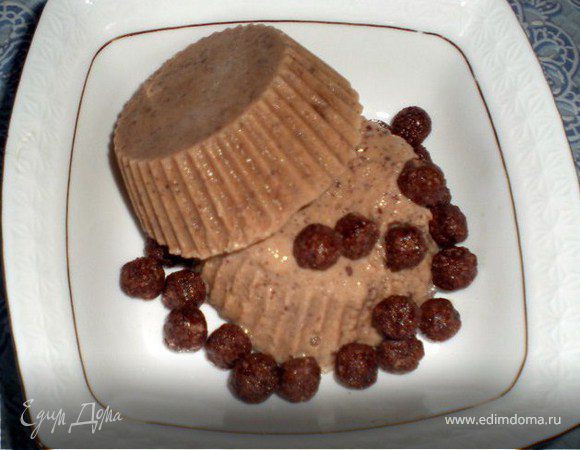 Сразу сделала два варианта мороженого.
Первое КОФЕЙНО-ШОКОЛАДНОЕ.
Смешала кефир,сухой порошок кофе капучино,добавила немного тертого шоколада.Так как я любитель кофе,это мороженое для меня.Можете по вкусу добавить сахарную пудру,будет сладенько))