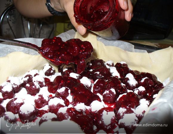 Выложить джем - у меня остался прошлогодний джем "вишня-малина" вот по этому рецепту http://www.edimdoma.ru/recipes/11610