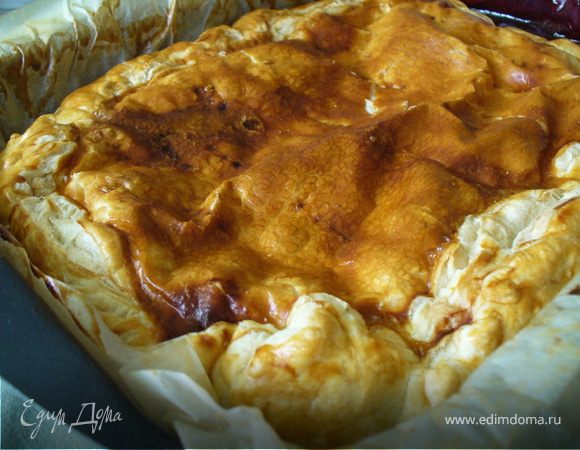 Отправить в духовку минут на 30, до готовности теста.