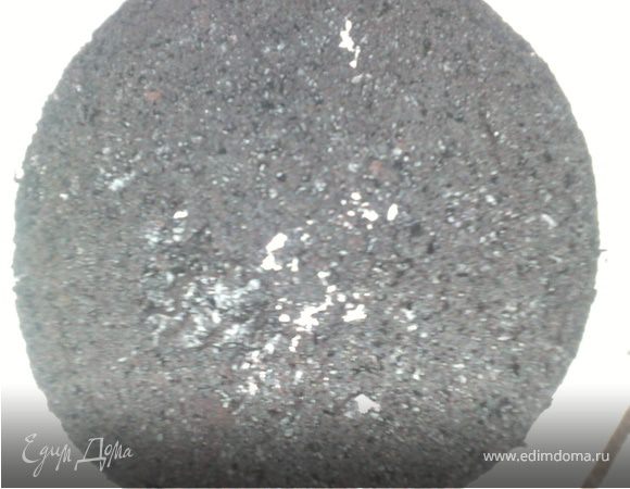 Накрываем свержу коржом.
Ставим в холодильник на5-7 часов(желательно на ночь).